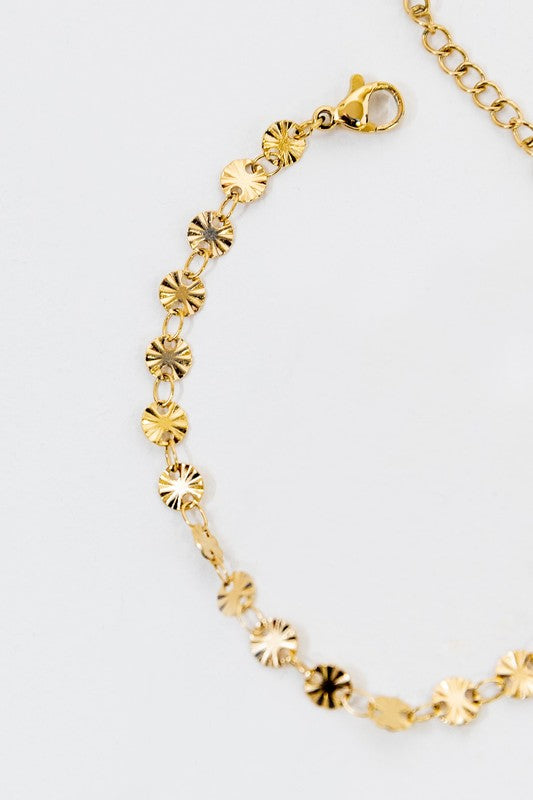 Ruffled Gold Circle Charm Bracelet