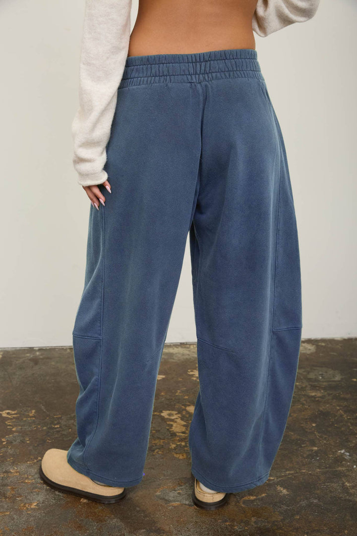 Ella  BARREL LEG SWEATPANTS