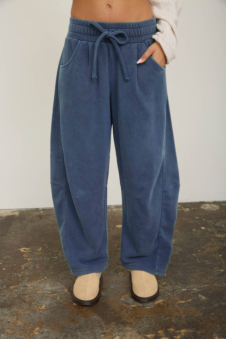 Ella  BARREL LEG SWEATPANTS